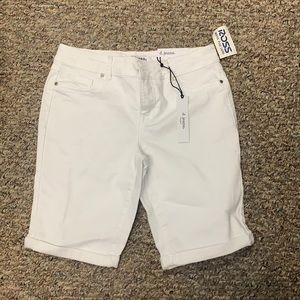 NWT Women’s Bermuda shorts